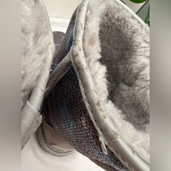 Ugg kid’s classic short II sequin star denim blue silver boot. Size 3 - Picture 12 of 12